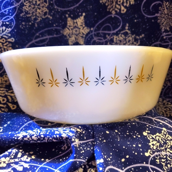 Anchor Hocking Other - Vintage Fire King Anchor Hocking Round 3qt Casserole Dish Candleglow #439